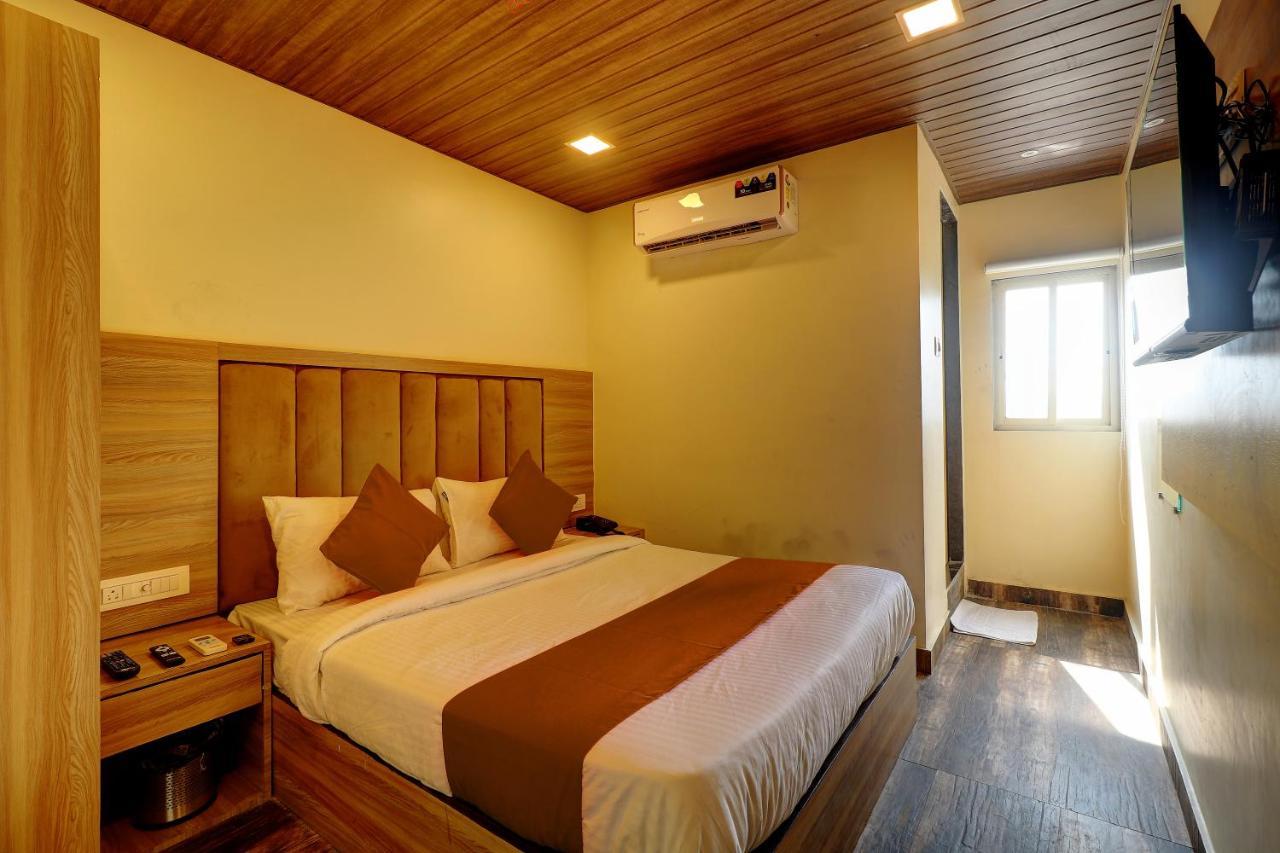 Hotel Priceless Mumbai Bagian luar foto